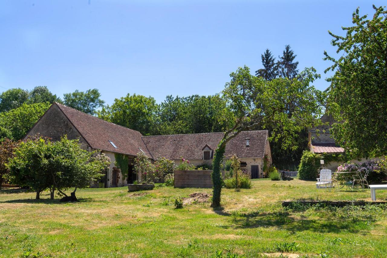 Chambre D'Hotes Chez Artiste Verrier, La Perriere - Perche Luaran gambar