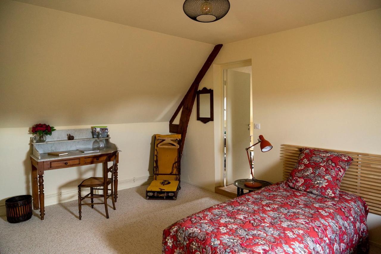 Chambre D'Hotes Chez Artiste Verrier, La Perriere - Perche Luaran gambar